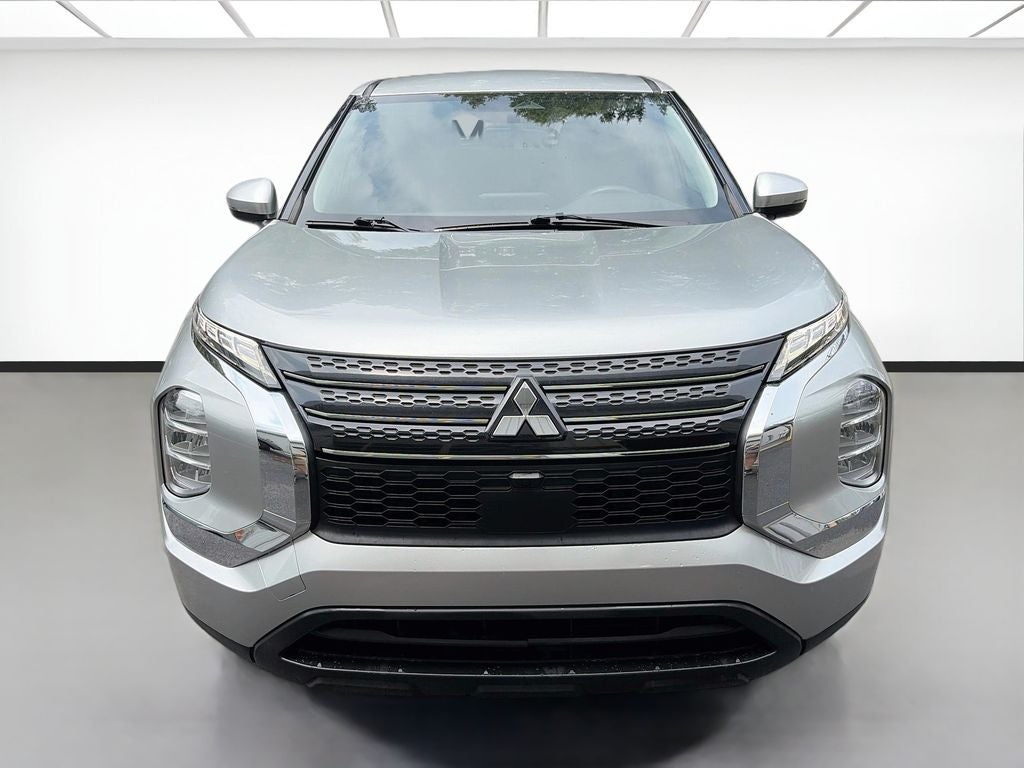 2022 Mitsubishi Outlander ES