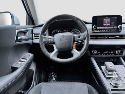 2022 Mitsubishi Outlander ES