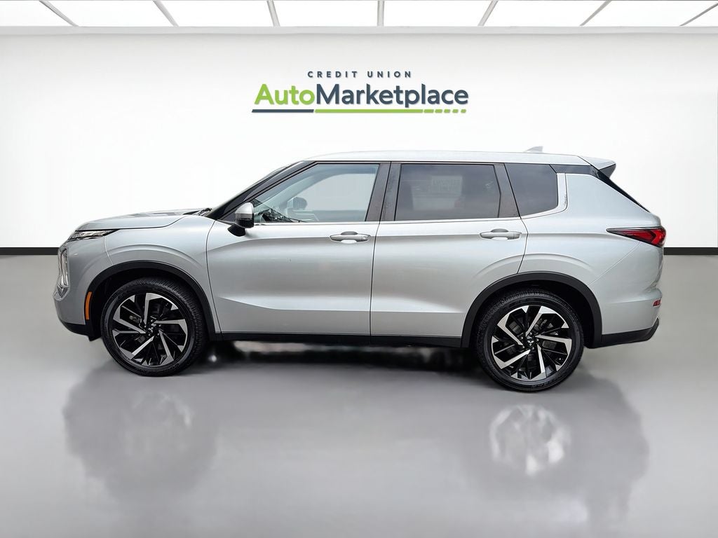 2022 Mitsubishi Outlander ES
