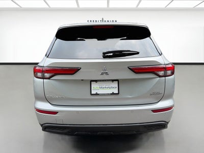 2022 Mitsubishi Outlander ES