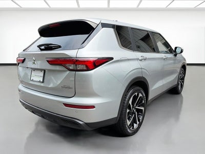 2022 Mitsubishi Outlander ES