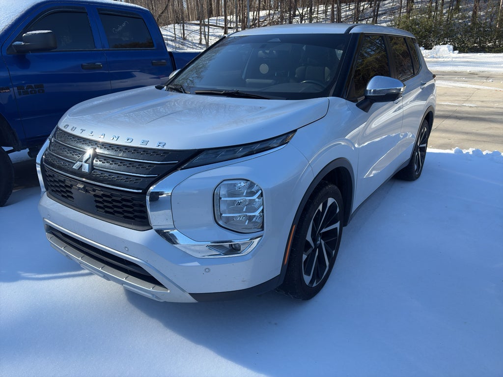 2022 Mitsubishi Outlander Black Edition