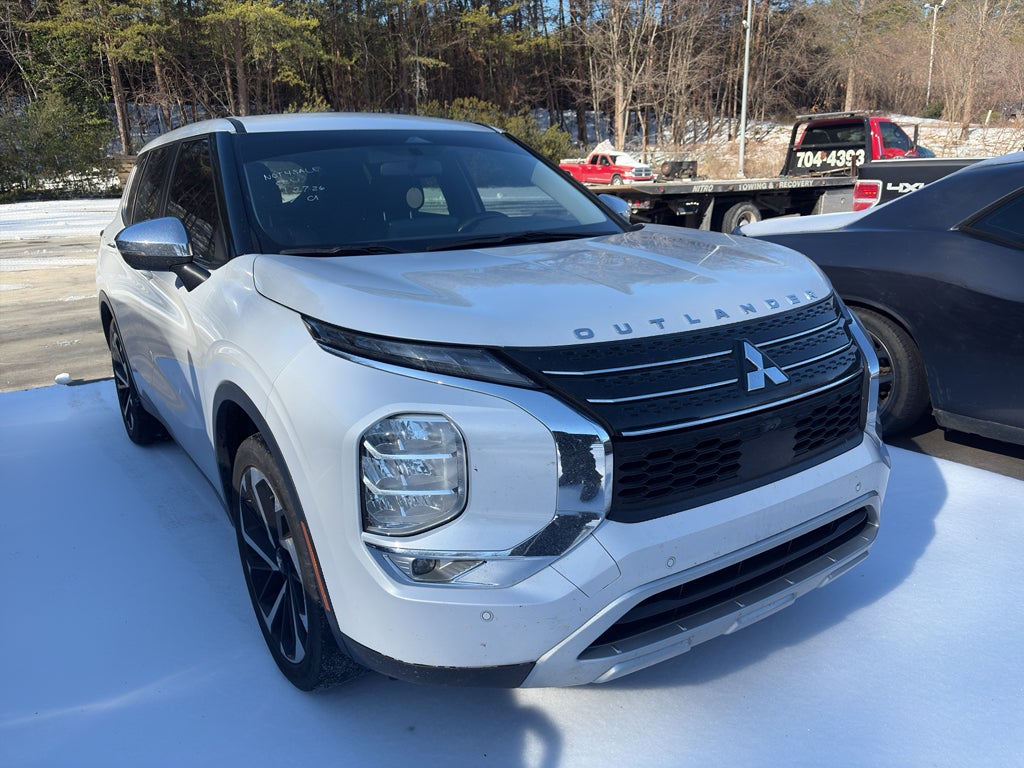 2022 Mitsubishi Outlander Black Edition