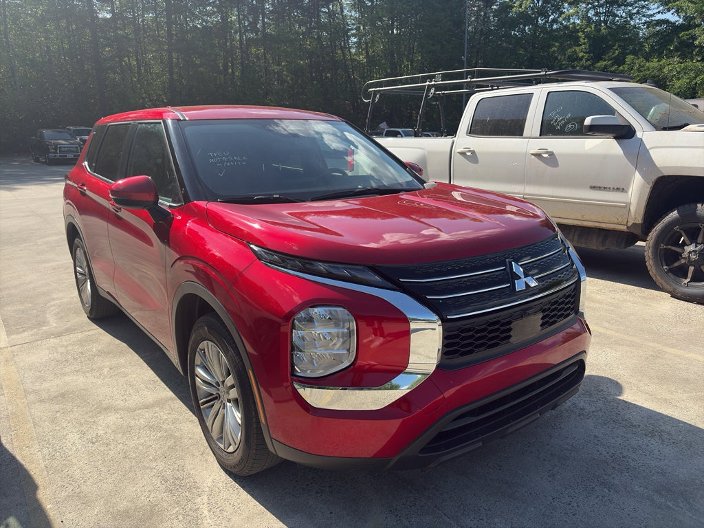 2024 Mitsubishi Outlander ES
