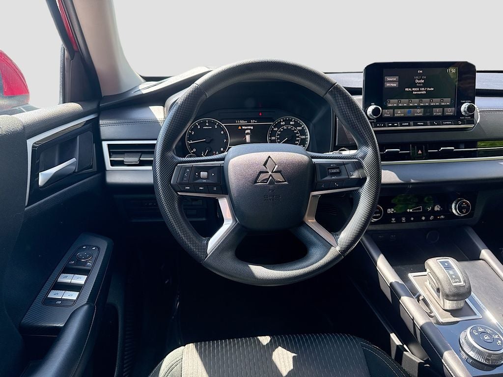 2024 Mitsubishi Outlander ES
