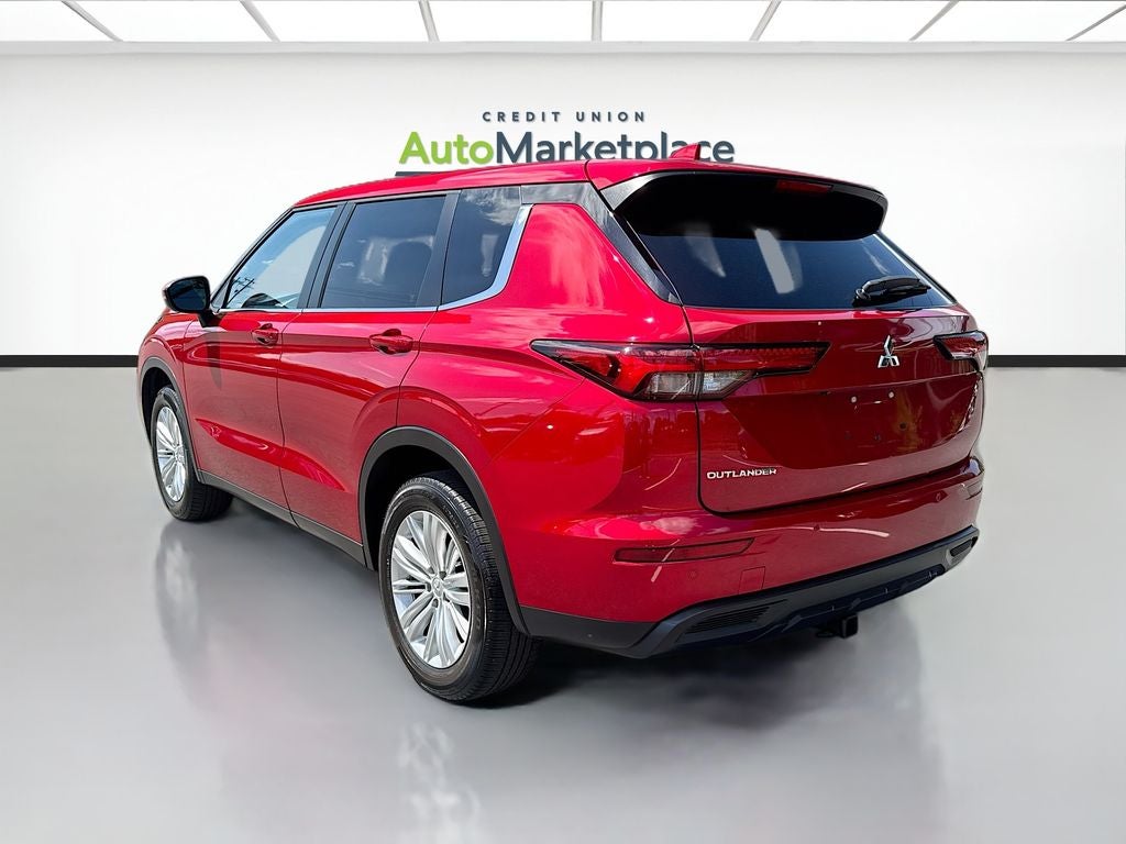 2024 Mitsubishi Outlander ES
