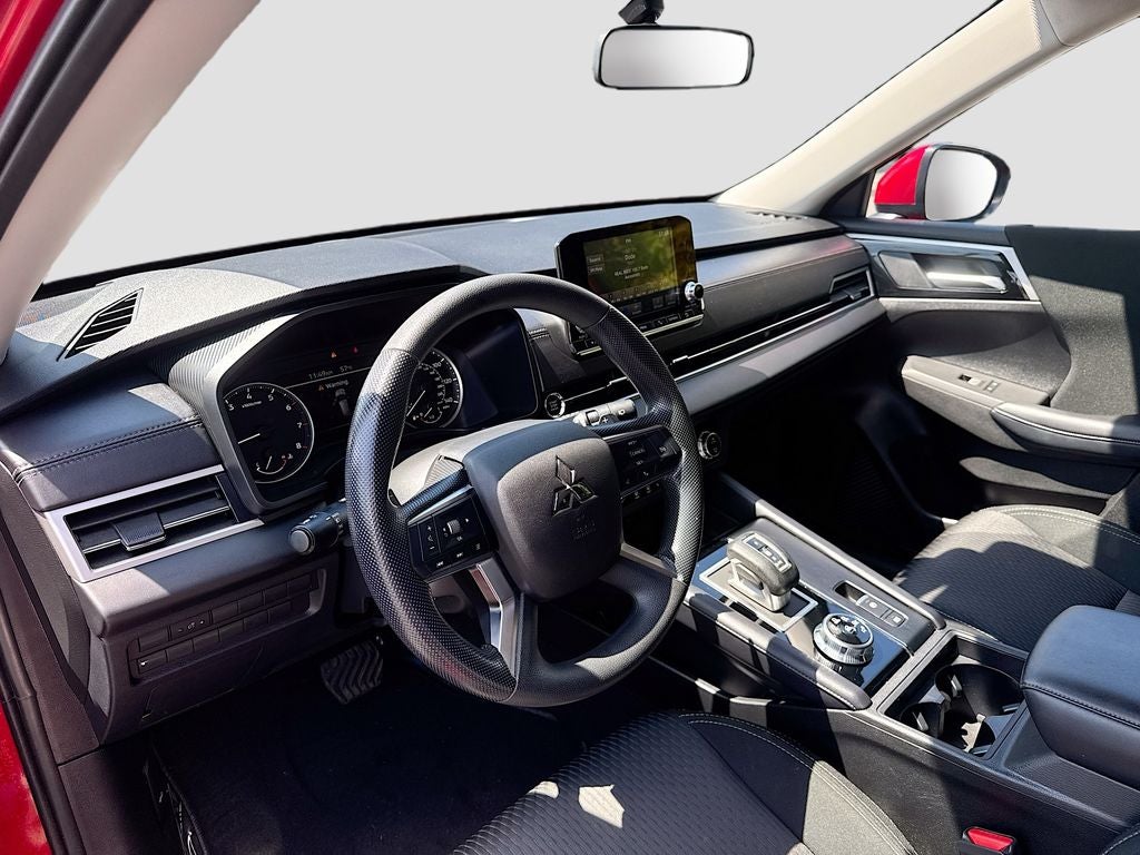 2024 Mitsubishi Outlander ES