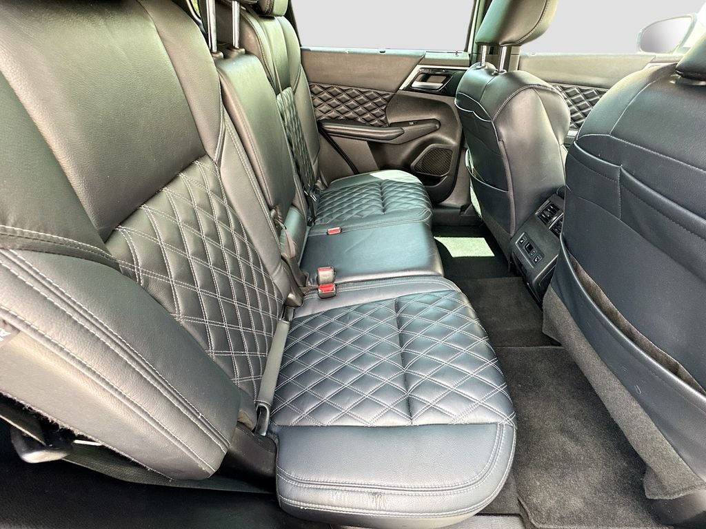 2023 Mitsubishi Outlander SEL Black Edition