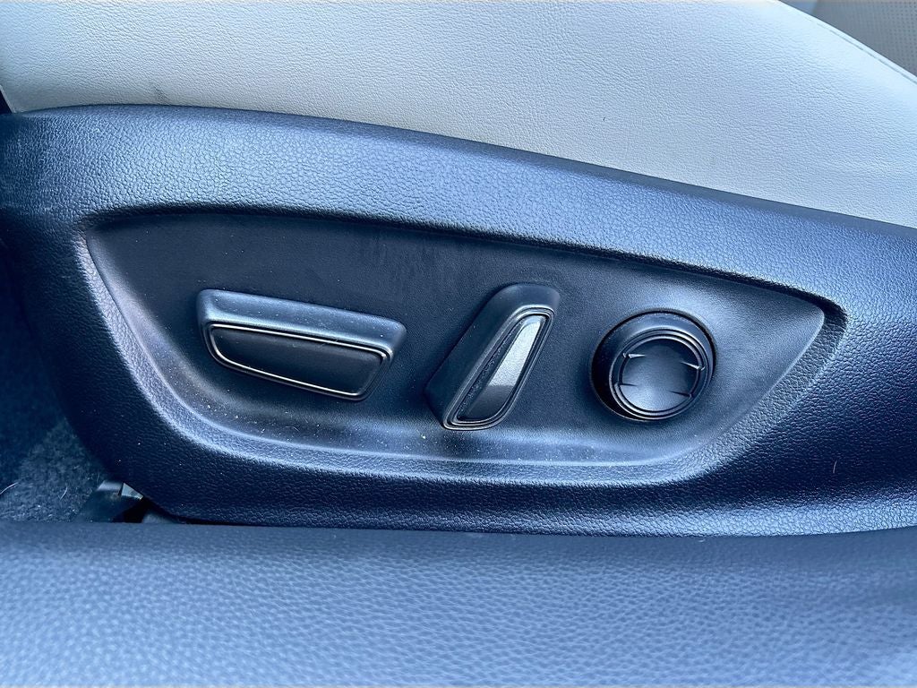 2023 Toyota Prius XLE