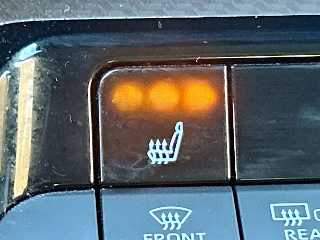 2023 Toyota Prius XLE