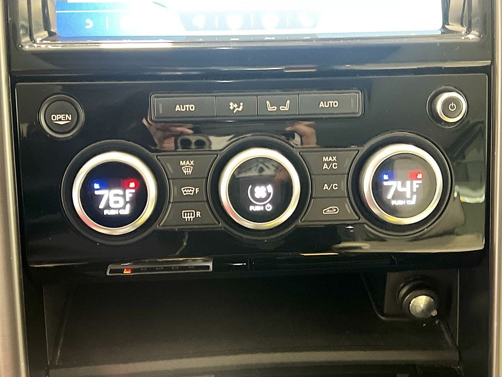 2017 Land Rover Discovery First Edition