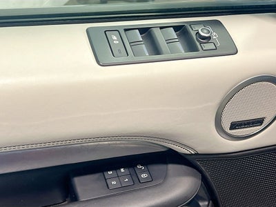 2017 Land Rover Discovery First Edition