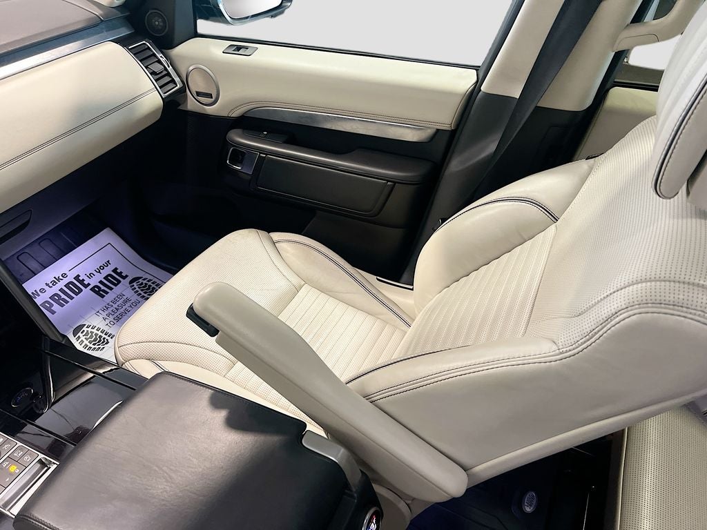 2017 Land Rover Discovery First Edition