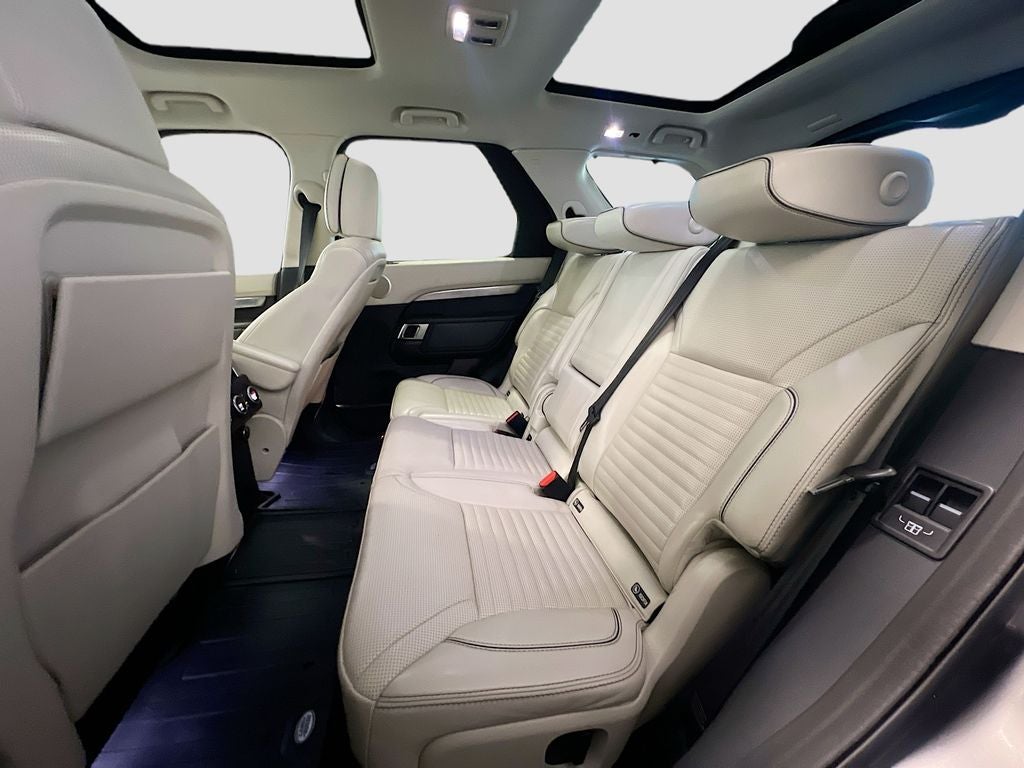 2017 Land Rover Discovery First Edition