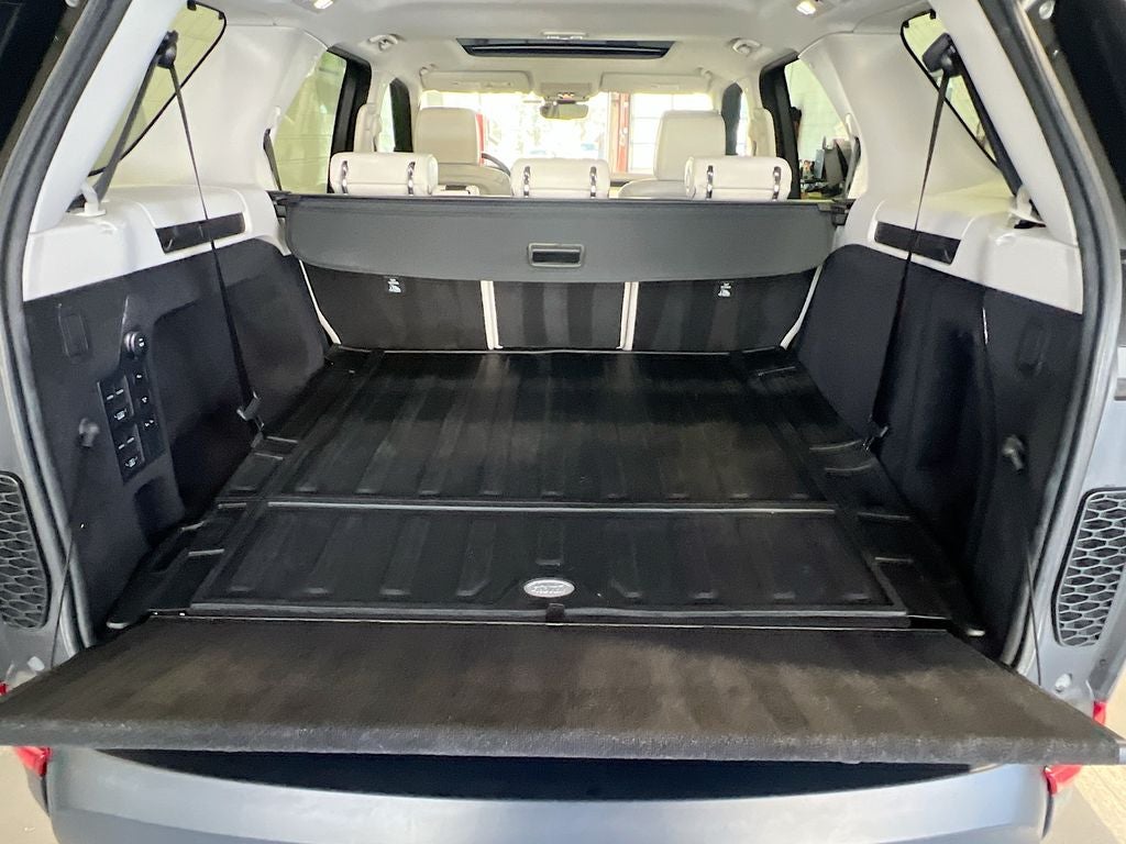 2017 Land Rover Discovery First Edition