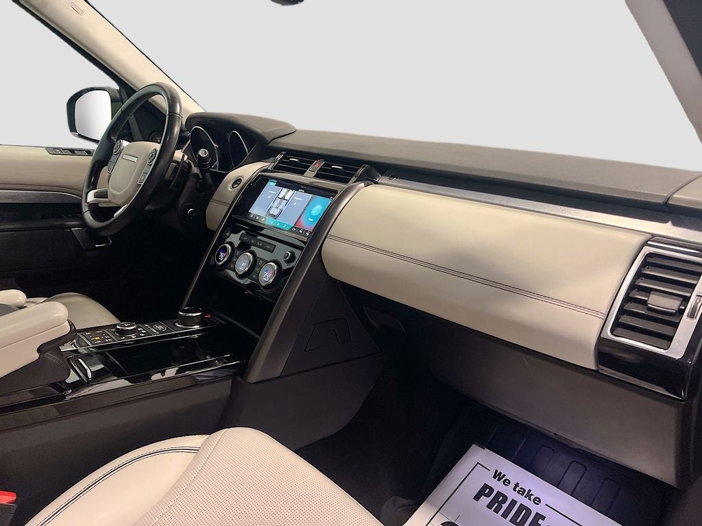 2017 Land Rover Discovery First Edition