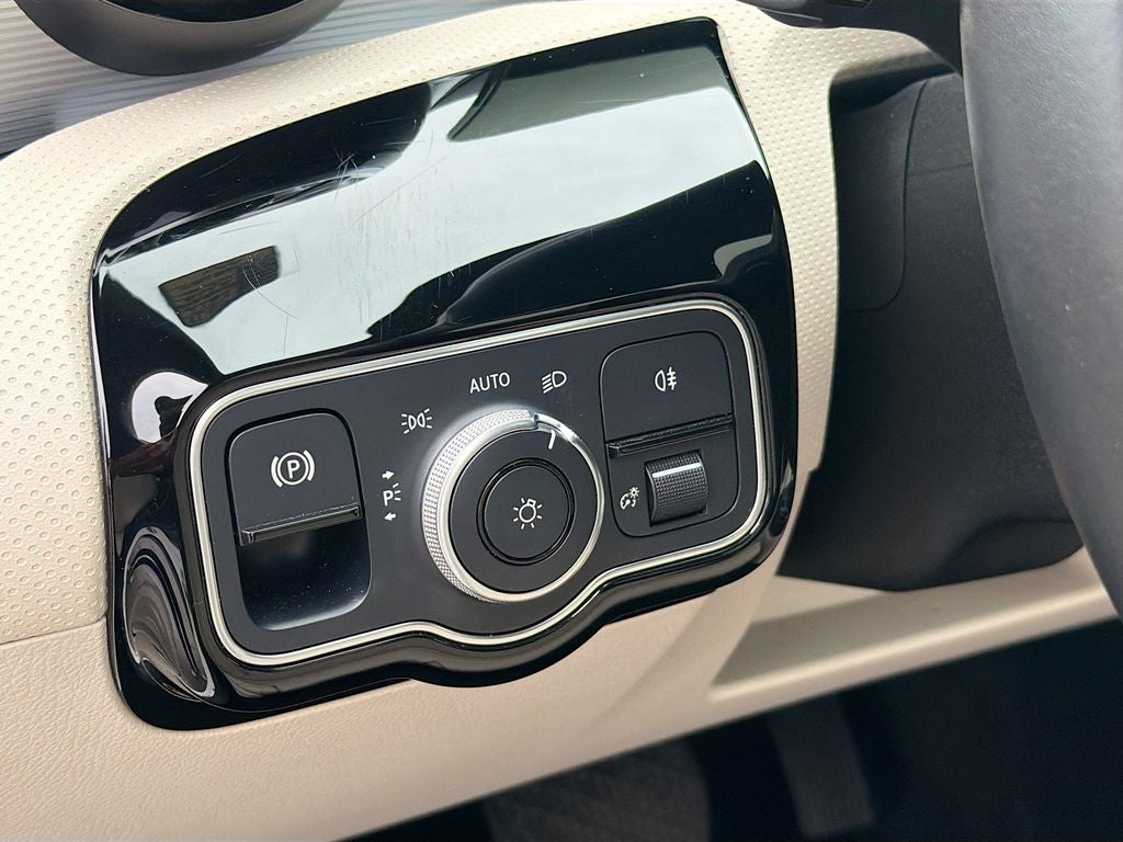 2022 Mercedes-Benz A-Class A220