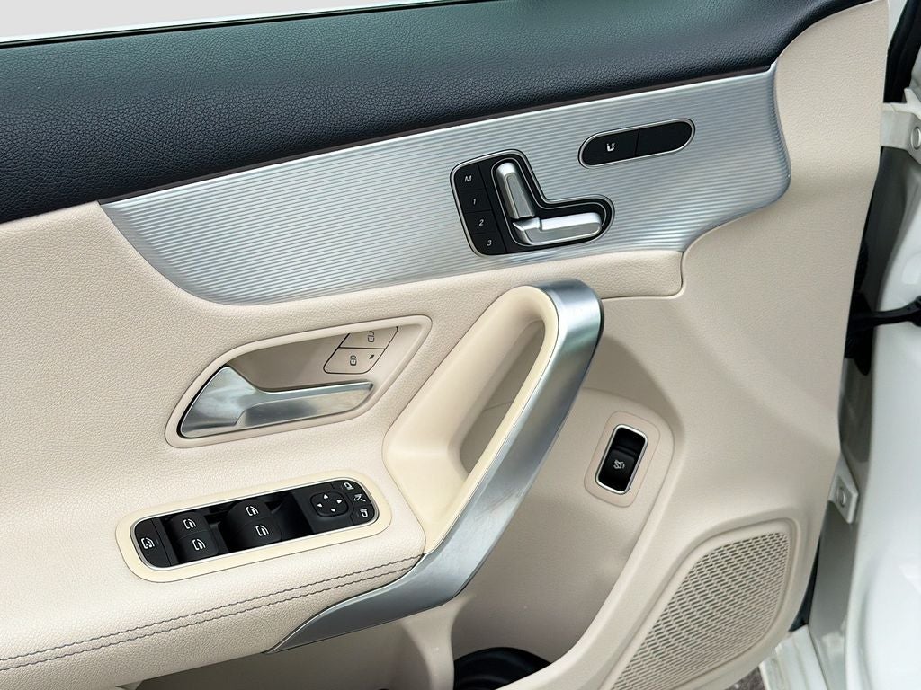 2022 Mercedes-Benz A-Class A220