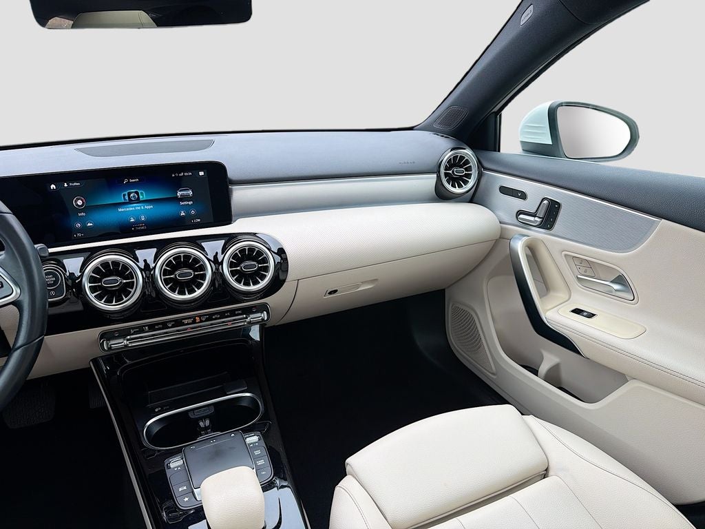2022 Mercedes-Benz A-Class A220