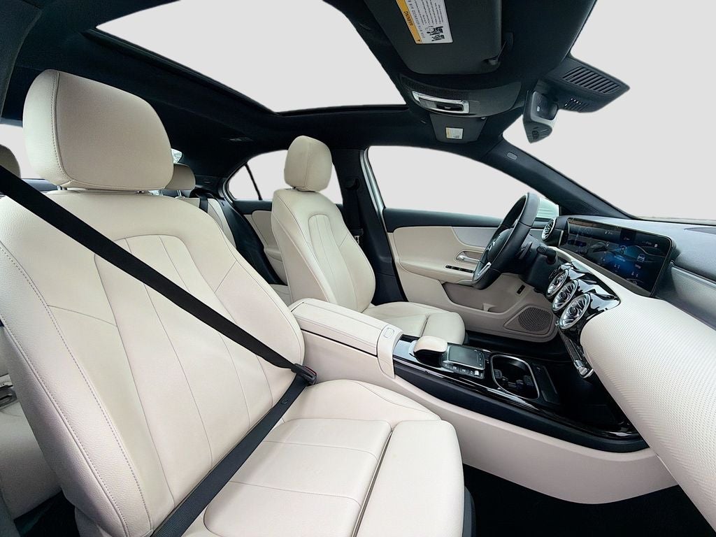 2022 Mercedes-Benz A-Class A220