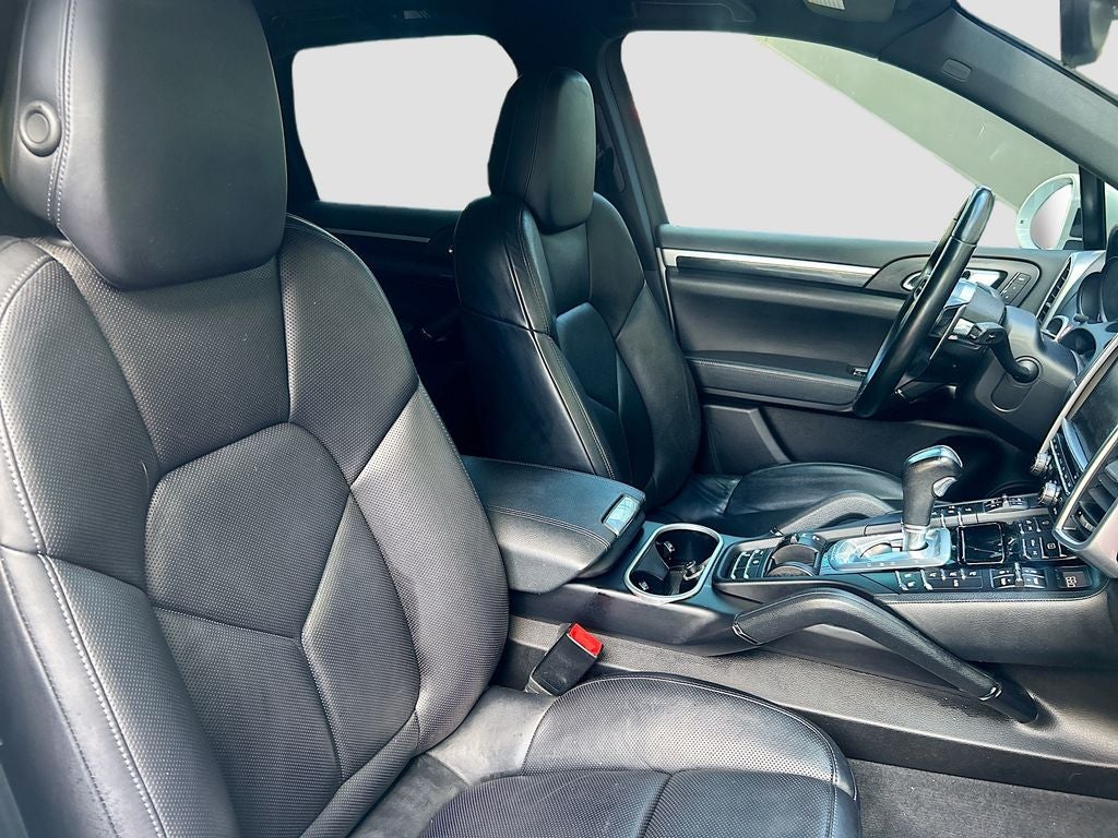2016 Porsche Cayenne Base
